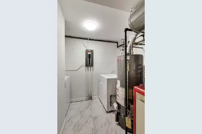 1470 E 56th Street, Chicago, IL 60637 - Photo 30