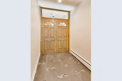 1470 E 56th Street, Chicago, IL 60637 - Photo 2