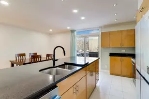 1470 E 56th St, Chicago, IL 60637 - Photo 8