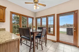 675 White Pine Cir, Lake in the Hills, IL 60156 - Photo 12