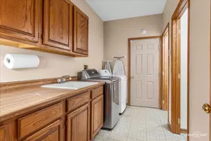 675 White Pine Cir, Lake in the Hills, IL 60156 - Photo 18