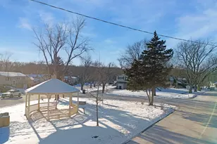 9052 W 92nd St, Hickory Hills, IL 60457 - Photo 14