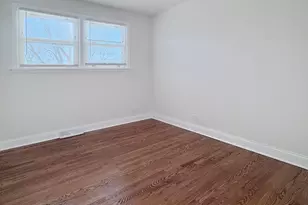 9052 W 92nd St, Hickory Hills, IL 60457 - Photo 8