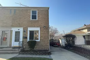 1834 Illinois St, Des Plaines, IL 60018 - Photo 1
