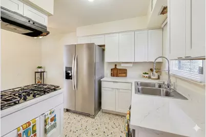 [Address not provided], Morton Grove, IL 60053 - Photo 16