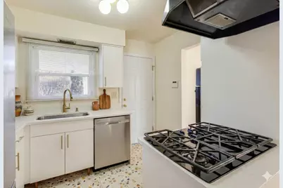 [Address not provided], Morton Grove, IL 60053 - Photo 20