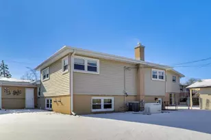 [Address not provided], Morton Grove, IL 60053 - Photo 54