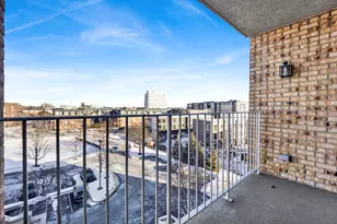 2260 S Grace St, Lombard, IL 60148 - Photo 16