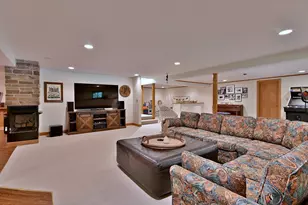 135 Country Ln, Yorkville, IL 60560 - Photo 30