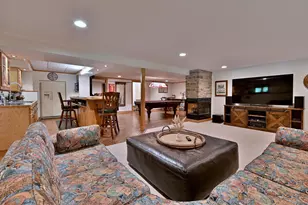 135 Country Ln, Yorkville, IL 60560 - Photo 32