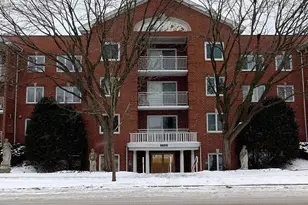 8650 N Shermer Rd, Niles, IL 60714 - Photo 1