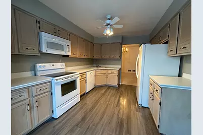 19W244 Governors Trail, Oak Brook, IL 60523 - Photo 6