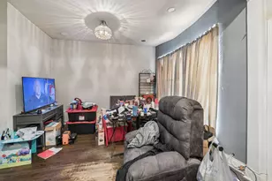 184 N Leamington Ave, Chicago, IL 60644 - Photo 12