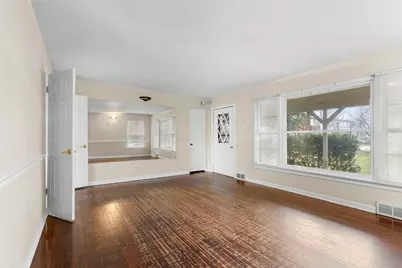 4715 W Crystal Lake Road, McHenry, IL 60050 - Photo 8