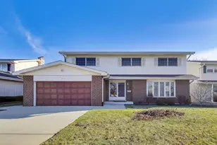 413 S Carol Ln, Mount Prospect, IL 60056 - Photo 1