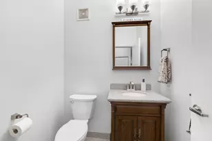 435 W Erie St, Chicago, IL 60654 - Photo 10