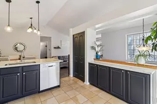 241 W Whispering Oaks Ln, Round Lake, IL 60073 - Photo 10