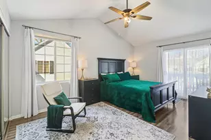 241 W Whispering Oaks Ln, Round Lake, IL 60073 - Photo 12