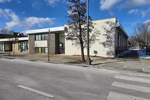 3530 W Peterson Ave, Chicago, IL 60659 - Photo 1