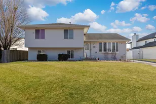 1712 Mandan Village Dr, Plainfield, IL 60586 - Photo 1