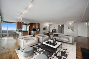 9725 Woods Dr, Skokie, IL 60077 - Photo 6