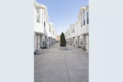 5039 Warren Street, Skokie, IL 60077 - Photo 1