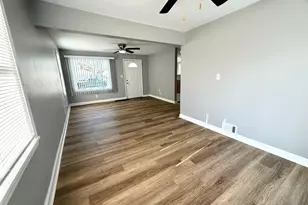 156 S Elm St, Manteno, IL 60950 - Photo 6