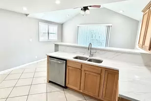 156 S Elm St, Manteno, IL 60950 - Photo 12