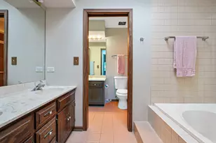 10567 Waterford Dr, Westchester, IL 60154 - Photo 24