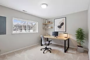 836 Lewisburg Ln, Aurora, IL 60504 - Photo 20