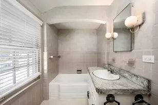 9024 Karlov Ave, Skokie, IL 60076 - Photo 18