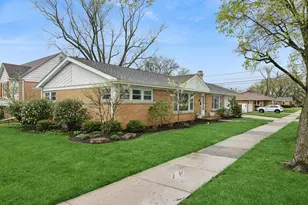 701 Peterson Ave, Park Ridge, IL 60068 - Photo 2