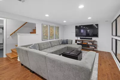 701 Peterson Avenue, Park Ridge, IL 60068 - Photo 16