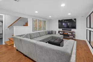 701 Peterson Ave, Park Ridge, IL 60068 - Photo 16