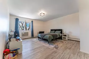 10015 Beverly Dr, Skokie, IL 60076 - Photo 8