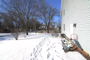 107 S River Rd, McHenry, IL 60051 - Photo 36