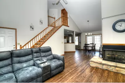 107 S River Road, McHenry, IL 60051 - Photo 4