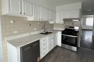 10430 Michael Todd Terrace, Glenview, IL 60025 - Photo 6