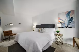 300 N State St, Chicago, IL 60654 - Photo 12