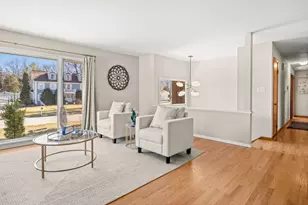 611 Clover Ct, Naperville, IL 60540 - Photo 8