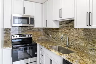 5320 N Sheridan Rd, Chicago, IL 60640 - Photo 8