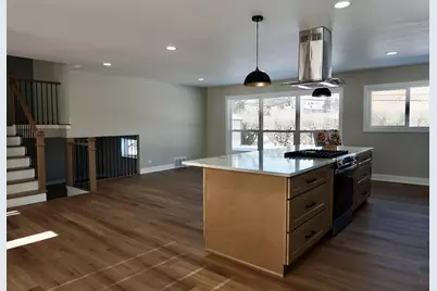 2018 E Ivy Lane, Mount Prospect, IL 60056 - Photo 8