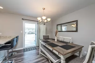 423 Windridge Dr, Round Lake Park, IL 60073 - Photo 8