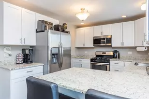 423 Windridge Dr, Round Lake Park, IL 60073 - Photo 10