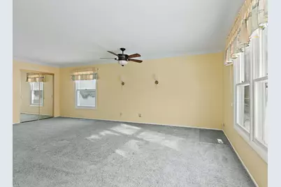 1021 Abbey Drive, Crystal Lake, IL 60014 - Photo 14