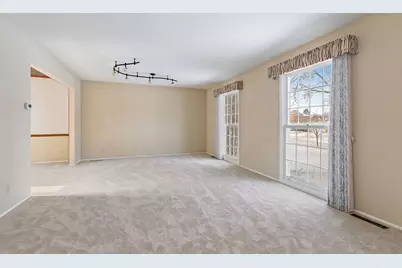 1021 Abbey Drive, Crystal Lake, IL 60014 - Photo 2