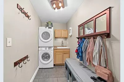 6767 Greenleaf Street, Woodridge, IL 60517 - Photo 16