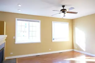 1829 Indian Hill Ln, Aurora, IL 60503 - Photo 2