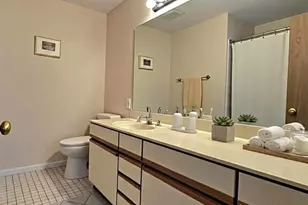 1241 Ballantrae Pl, Mundelein, IL 60060 - Photo 8