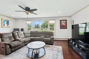 6313 W 89th Pl, Oak Lawn, IL 60453 - Photo 2